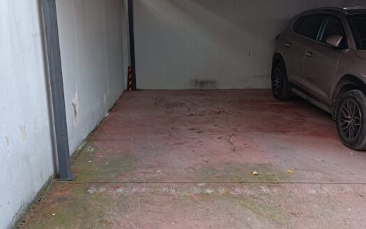 Πωλείται parking Πυροβολικά